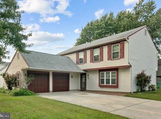 595 Fernwood Ln, Fairless Hills, PA 19030