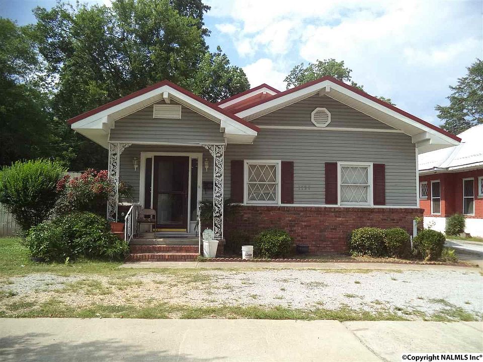 2nd image of 1121 Chestnut St