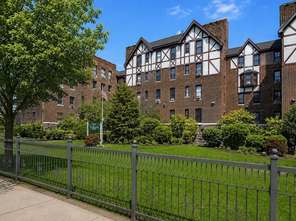 16015 Powells Cove Blvd #C7, Whitestone, NY 11357