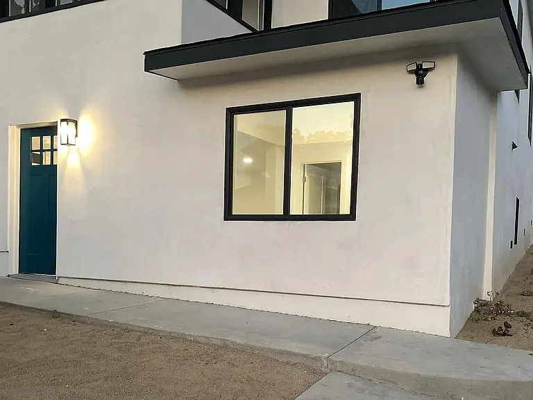 1427 Lakeshore Ave #1 — Photo 1
