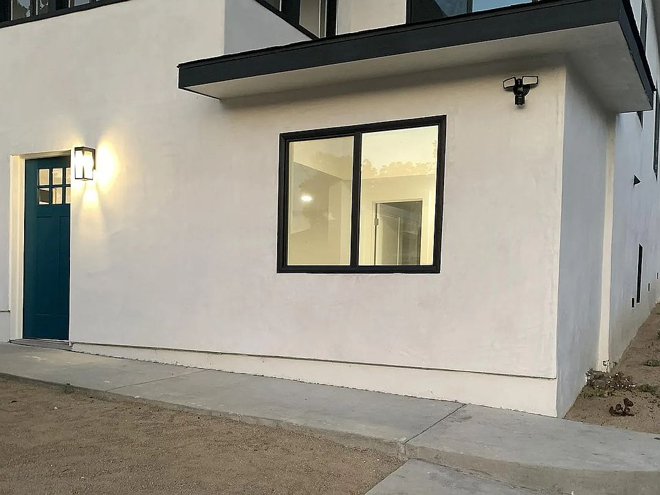 1st image of 1427 Lakeshore Ave #1