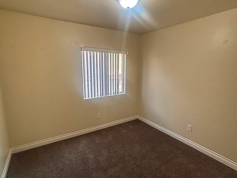 4523 S Arlington Ave — Photo 10