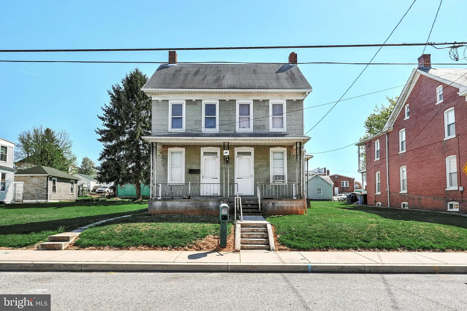46 E Maple St photo 1