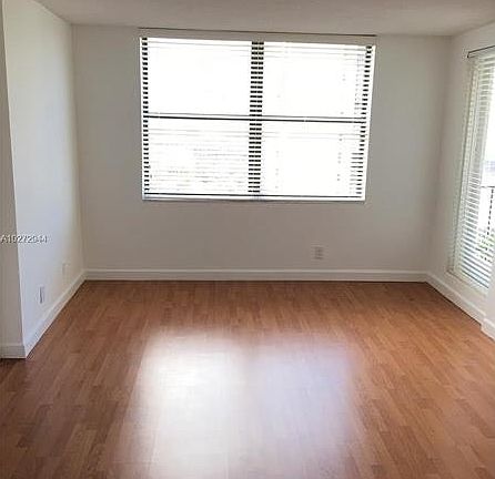 4th image of 18151 NE 31st Ct #Penthouse 206