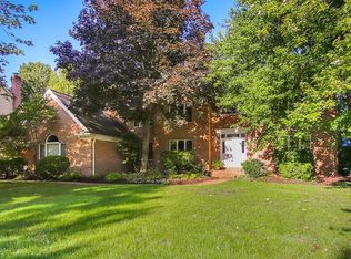 2450 Silveridge Trl, Westlake, OH