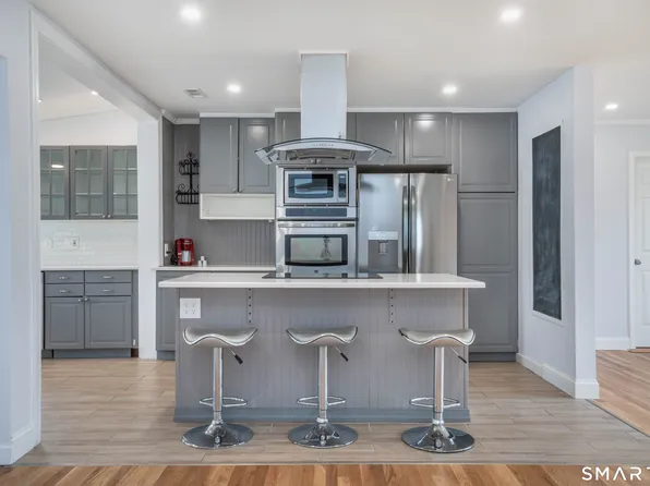 20 Dorothy Street, Milford, CT 06460