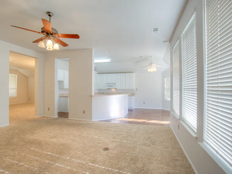 4909 Clove Ct — Photo 3