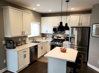 16 Burroughs Dr, Ashville, OH 43103