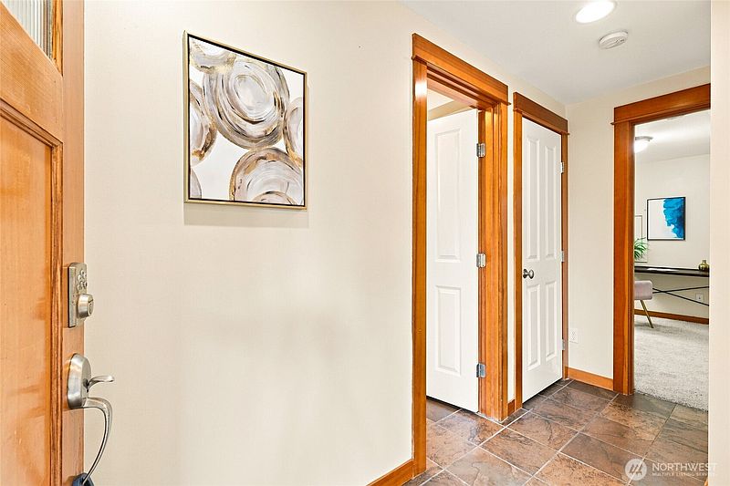 4th image of 9243 35th Ave SW #A
