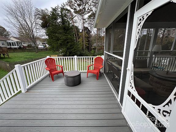4th image of 125 Silver Birch Ln