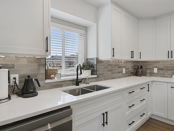 5th image of 46 Guenette Cres
