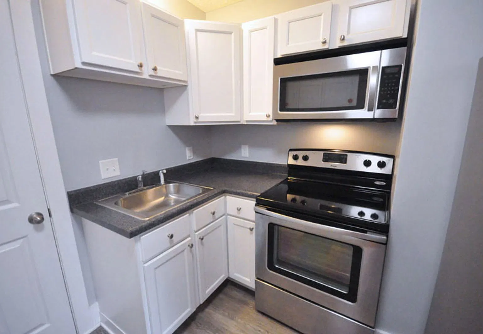 1 bed, 1.0 bath, $1,250 — Photo 3
