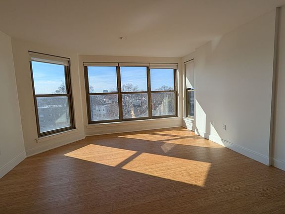 3rd image of 90 Malvern St #509
