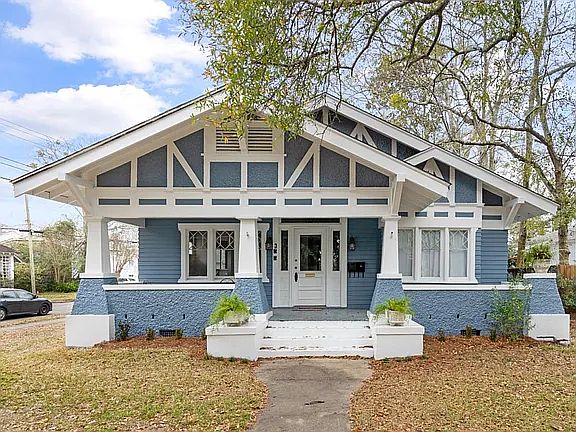 Front of House on Monterey Place