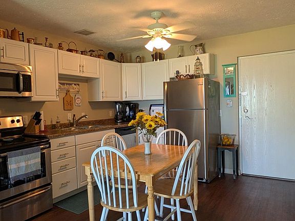 3rd image of 459 N Lake Pine Dr APT 2
