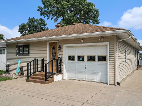 15255 S Barton Lake Dr, Vicksburg, MI 49097