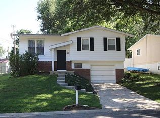 5 Geneva Dr, Highland, IL 62249