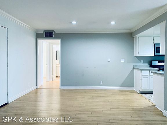 4th image of 12616 Matteson Ave APT 201