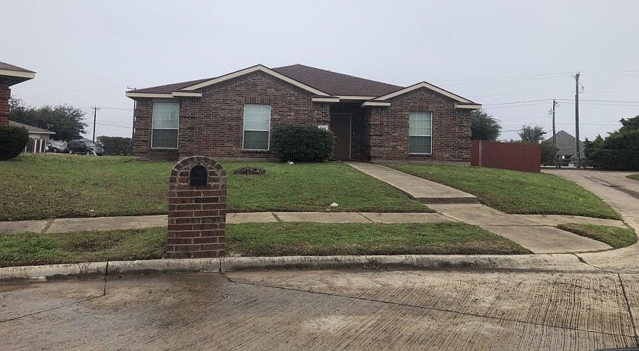 1st image of 844 Horseshoe Ct