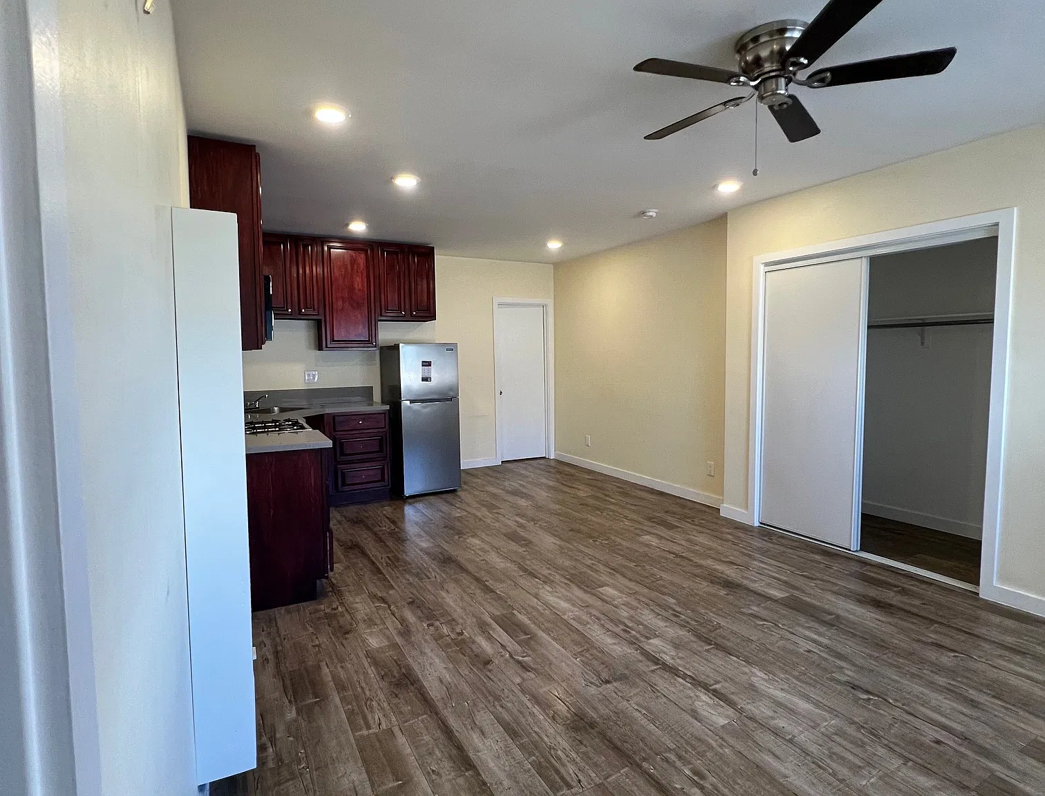 1 bed, 600 sqft, $2,100 — Photo 4
