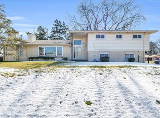 1 Monterey Ct, Champaign, IL