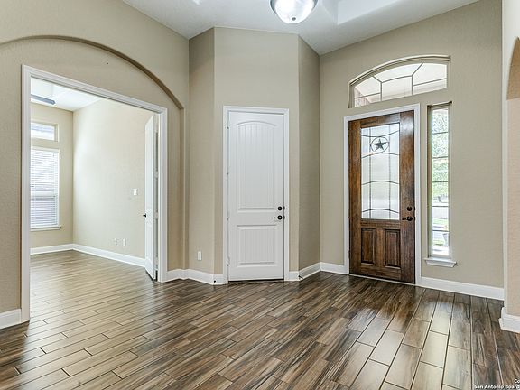 4th image of 3822 Gran Heights