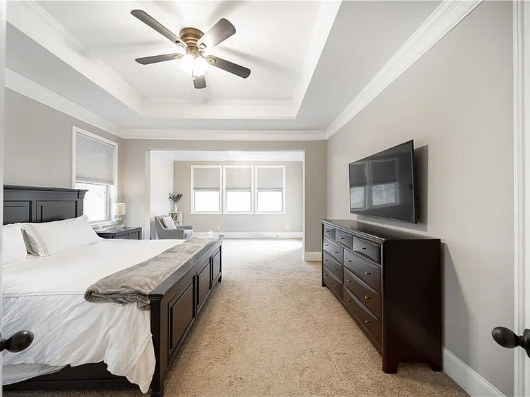 7740 Stratford Ln — Photo 12