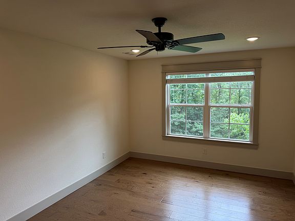 5th image of 7 Tiverton Ln