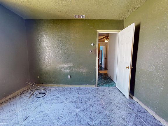 4th image of 110 W Tilden St