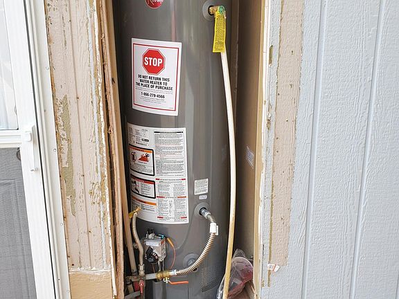 4th image of 7410 N Coltsfoot Dr