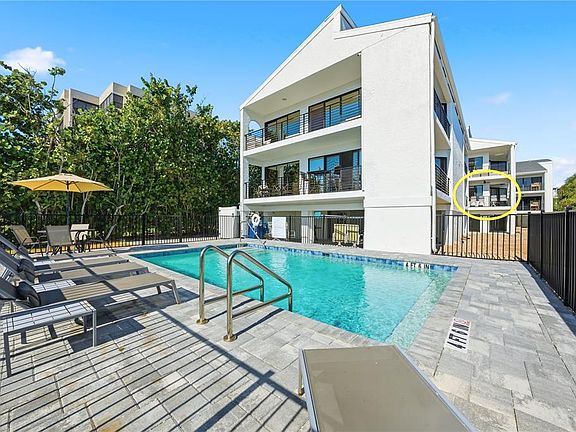 3rd image of 450 Beach Rd APT 3