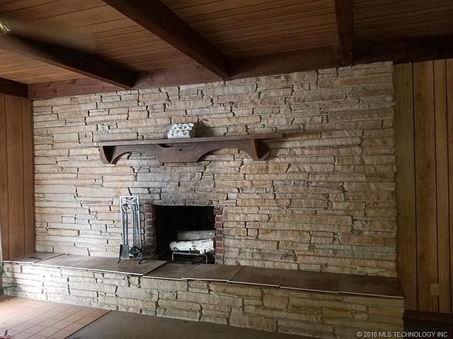 2nd image of 406 Wood Ln