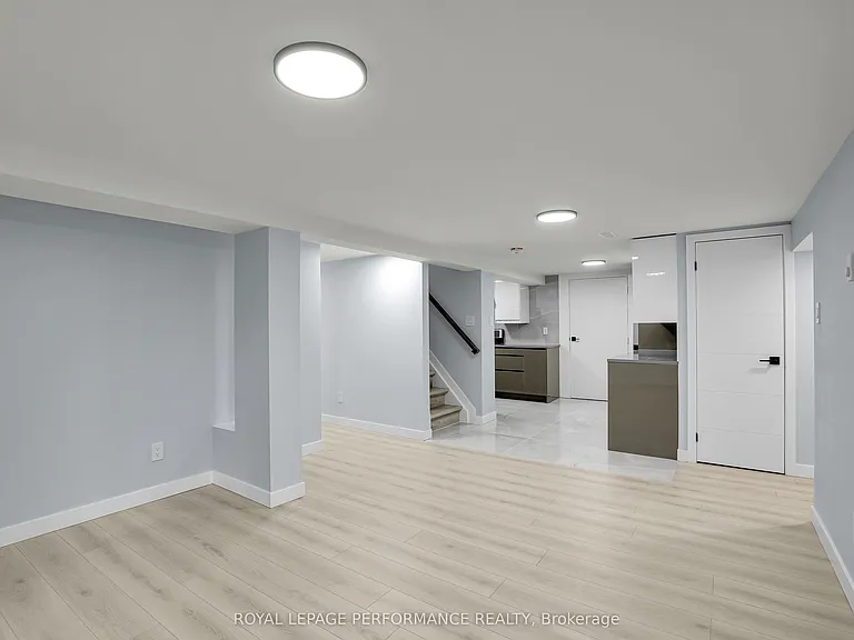 934 Smyth Rd #B — Photo 9