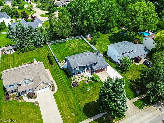 3rd image of 740 Thelma Dr