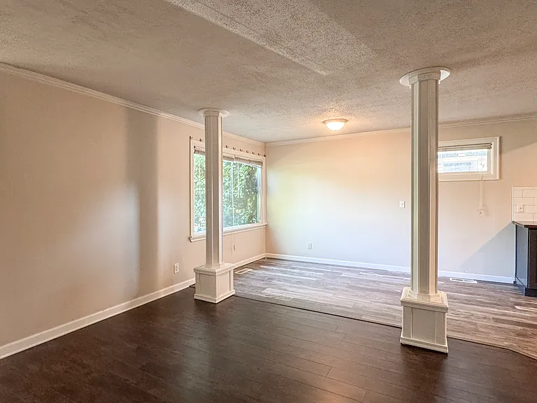 105 SW 119th St — Photo 3