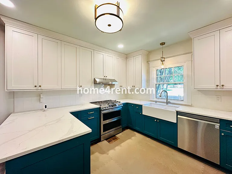 641 W 39th Ter — Photo 19