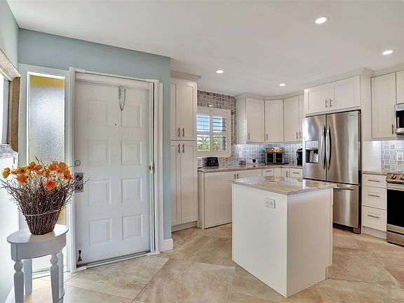 2nd image of 1523 E Hillsboro Boulevard #331