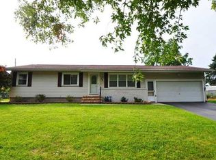 34 Flamingo Dr, Rochester, NY 14624