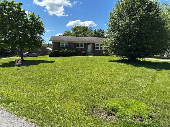 124 Clearwater Ln, Frankfort, KY 40601