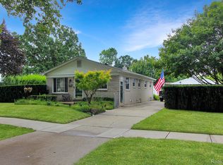 33413 Somerset St, Westland, MI 48186