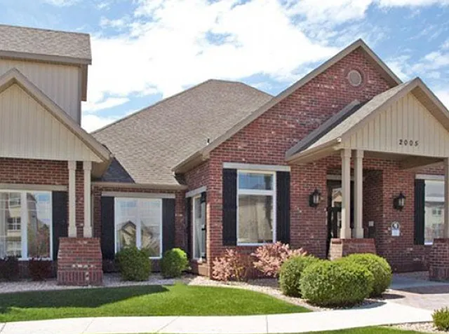 Rivercrest — Photo 10