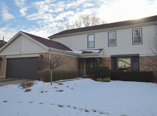 35 Wakefield Ln, Buffalo Grove, IL 60089