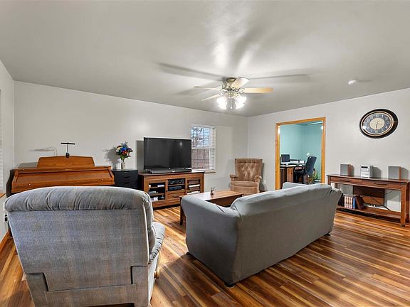 2nd image of 2026 Bella Vista Dr