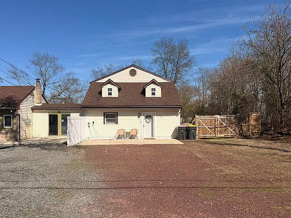 3rd image of 337 Myrtle Ave
