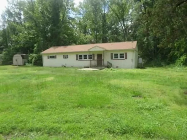 558 Shorewood Dr, Colonial Beach, VA 22443