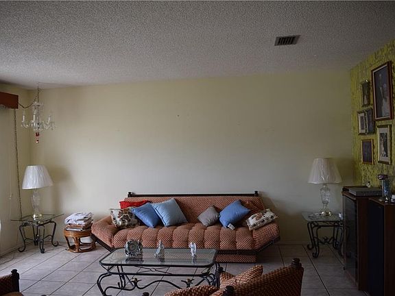 3rd image of 244 SE Verada Ave
