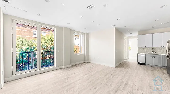 Rented by Skyhigh Realty NYC LLC | media 2