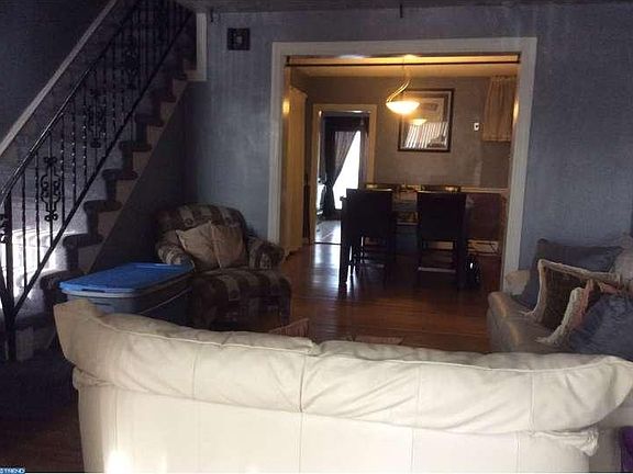3rd image of 481 Devereaux Ave