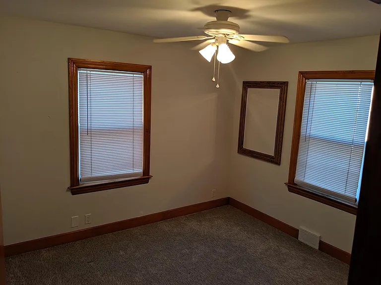 251 Plymouth Ave NE — Photo 8