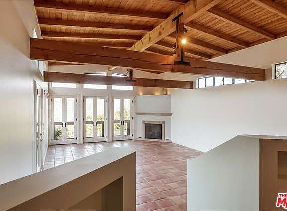 4th image of 26385 Ingleside Way